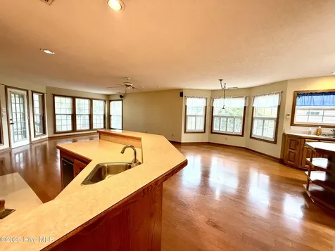510 Robin Lane Edenton NC 27932