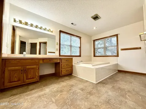 510 Robin Lane Edenton NC 27932