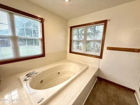 510 Robin Lane Edenton NC 27932