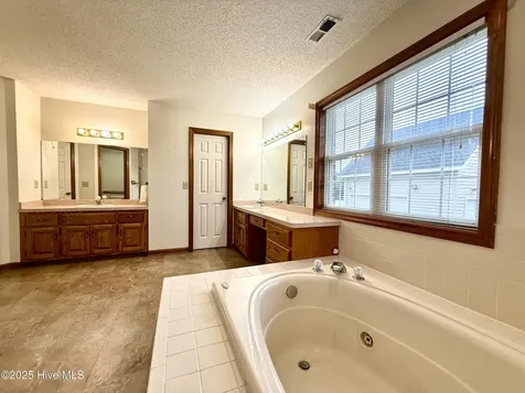 510 Robin Lane Edenton NC 27932