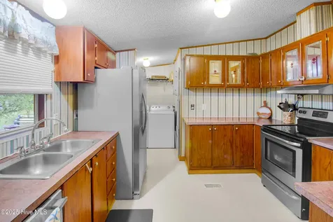 710 W West Firetower Road Swansboro NC 28584