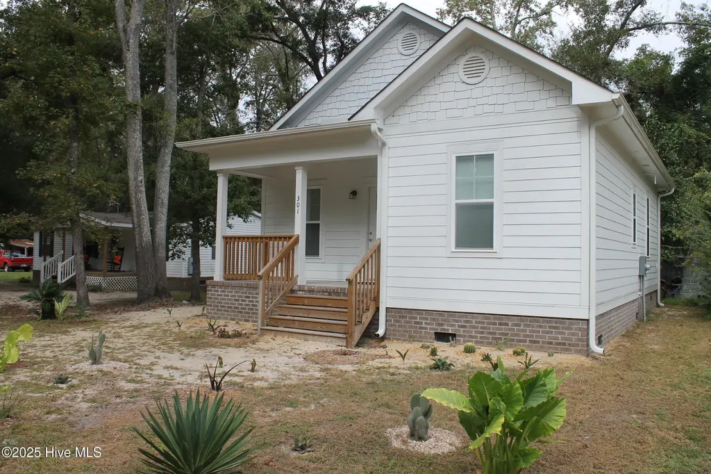 301 E Goodman Street Fair Bluff NC 28439