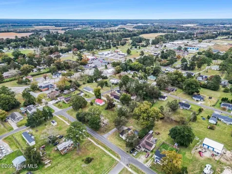 705 Sixth Street Maysville NC 28555