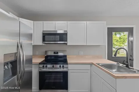 212 Lawson Street New Bern NC 28562