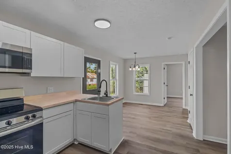 212 Lawson Street New Bern NC 28562