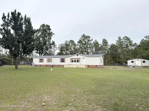 371 Maysville Lane Tar Heel NC 28392