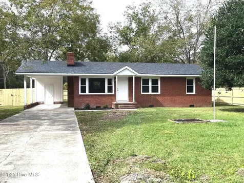 175 Kellumtown Road Hubert NC 28539