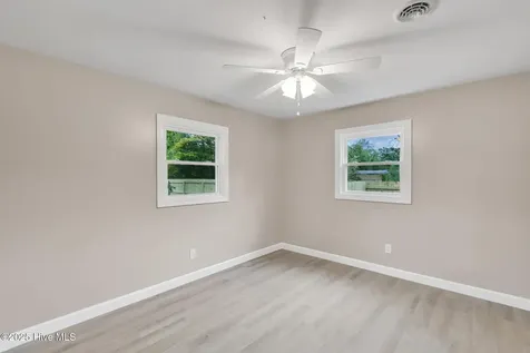175 Kellumtown Road Hubert NC 28539