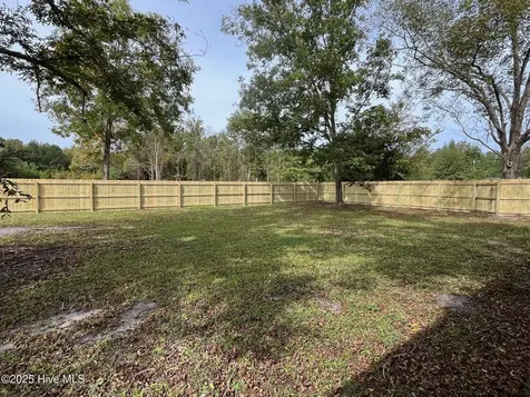 175 Kellumtown Road Hubert NC 28539