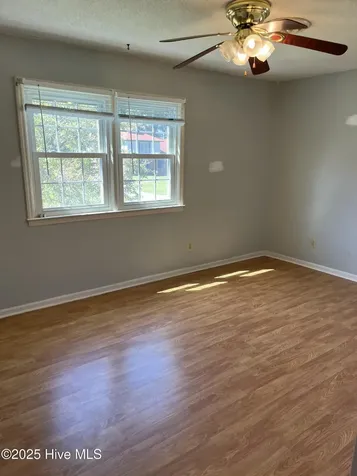 102 Fairway Road Jacksonville NC 28546