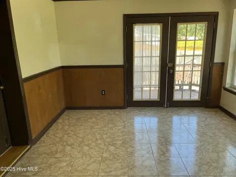 102 Fairway Road Jacksonville NC 28546