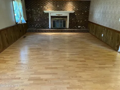 102 Fairway Road Jacksonville NC 28546