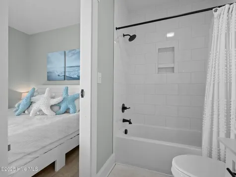 9003 Village West Drive Emerald Isle NC 28594