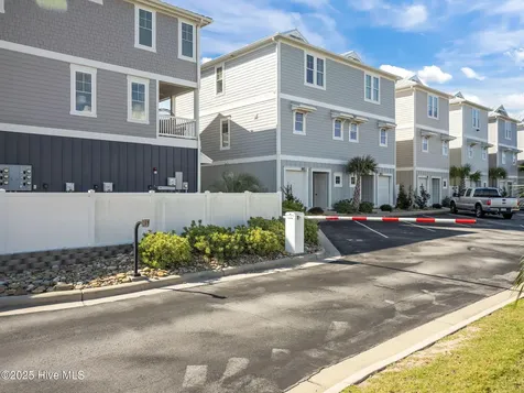 9003 Village West Drive Emerald Isle NC 28594