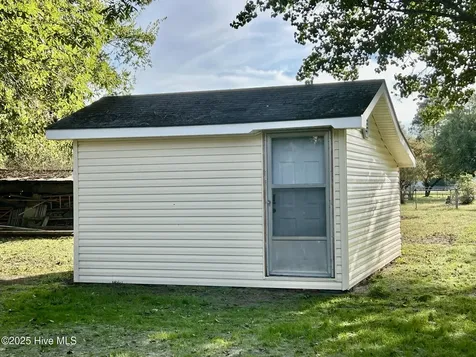 22480 Patricia Street Laurinburg NC 28352
