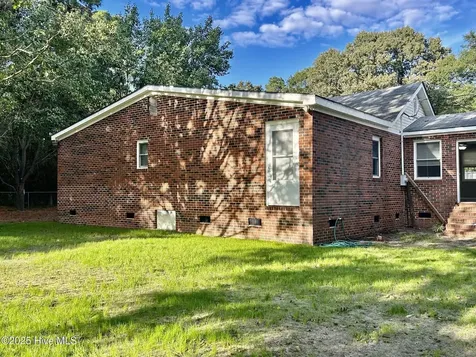 22480 Patricia Street Laurinburg NC 28352