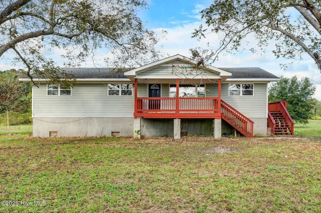5882 Croomsbridge Road Burgaw NC 28425