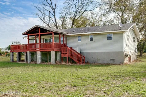 5882 Croomsbridge Road Burgaw NC 28425