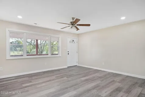 5882 Croomsbridge Road Burgaw NC 28425