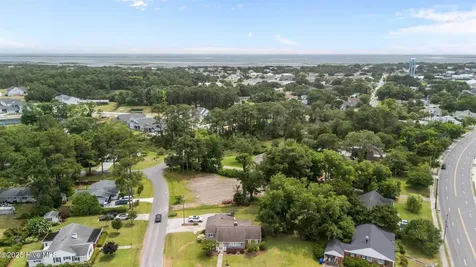 201-203 Sherwood Boulevard Beaufort NC 28516