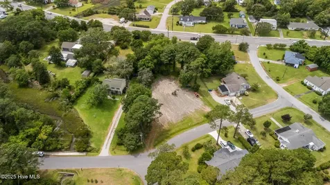 201-203 Sherwood Boulevard Beaufort NC 28516