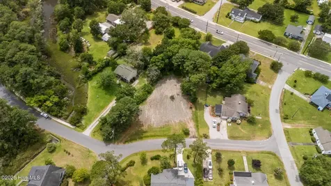 201-203 Sherwood Boulevard Beaufort NC 28516