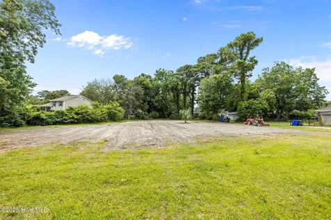 201-203 Sherwood Boulevard Beaufort NC 28516