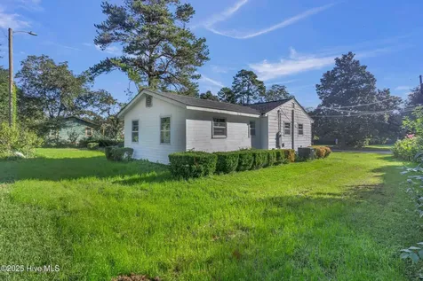 414 S Wilson Street Chadbourn NC 28431