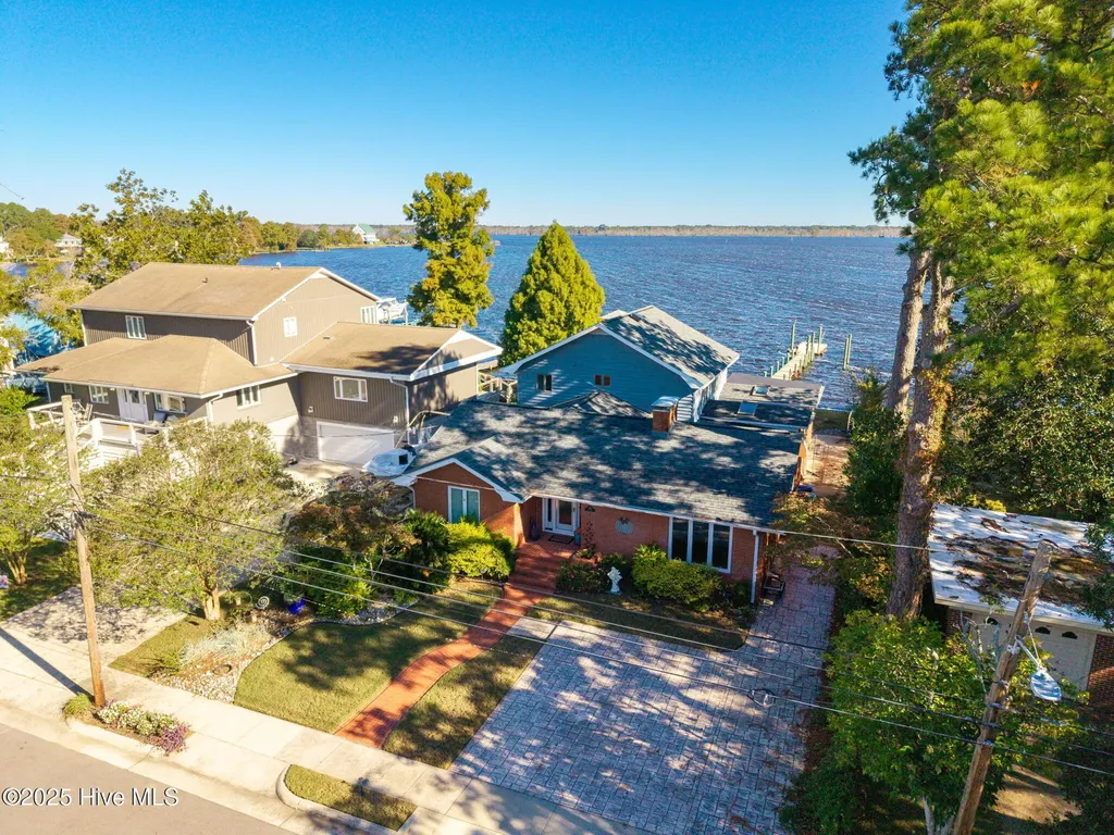 1804 River Drive New Bern NC 28560