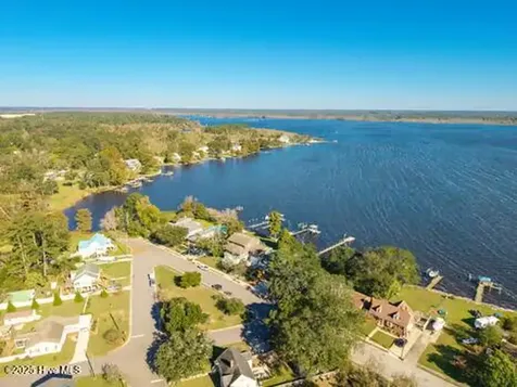 1804 River Drive New Bern NC 28560