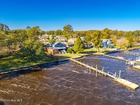 1804 River Drive New Bern NC 28560