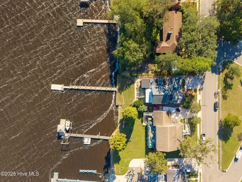 1804 River Drive New Bern NC 28560
