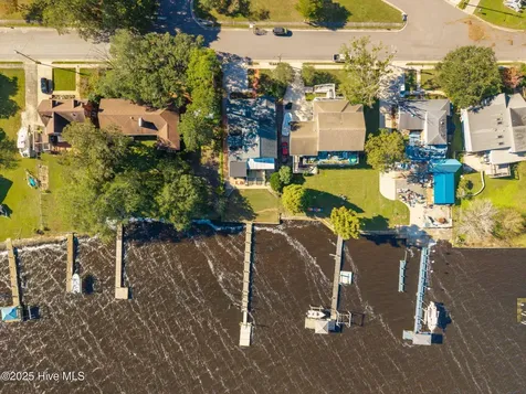 1804 River Drive New Bern NC 28560