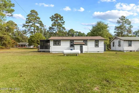 21480 Jane Shaw Road Wagram NC 28396
