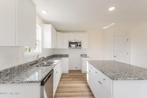 32 Littlefield Lane La Grange NC 28551