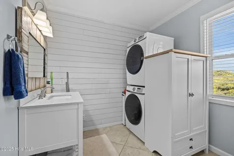 205 Barefoot Lane Atlantic Beach NC 28512