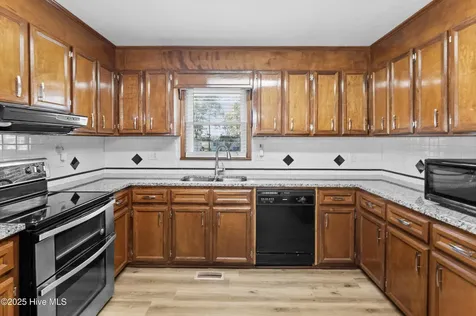117 S Thomas Street Beulaville NC 28518
