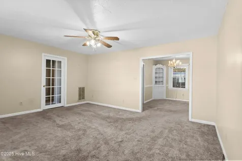 117 S Thomas Street Beulaville NC 28518