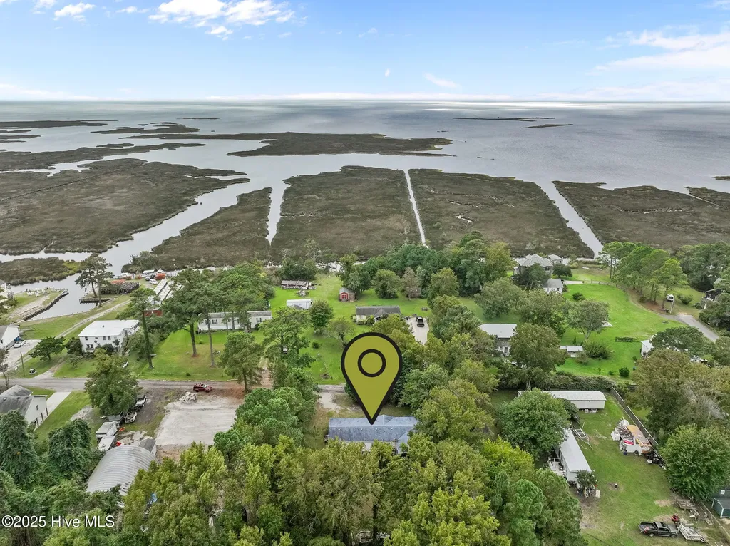 92 Mosley Lane Wanchese NC 27981