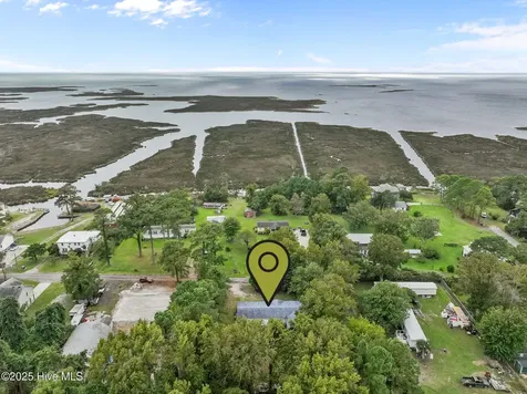 92 Mosley Lane Wanchese NC 27981