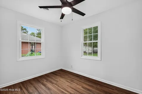 122 E Bayshore Boulevard Jacksonville NC 28540