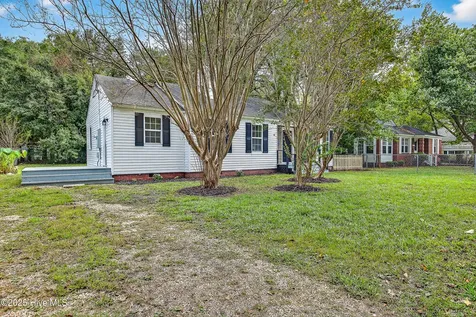 122 E Bayshore Boulevard Jacksonville NC 28540