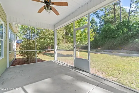 557 Button Bush Lane Hampstead NC 28443