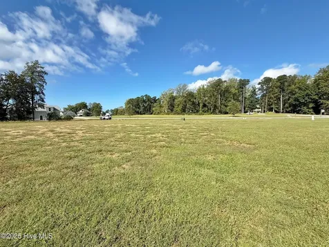 727 W Burton Farm Drive Minnesott Beach NC 28510