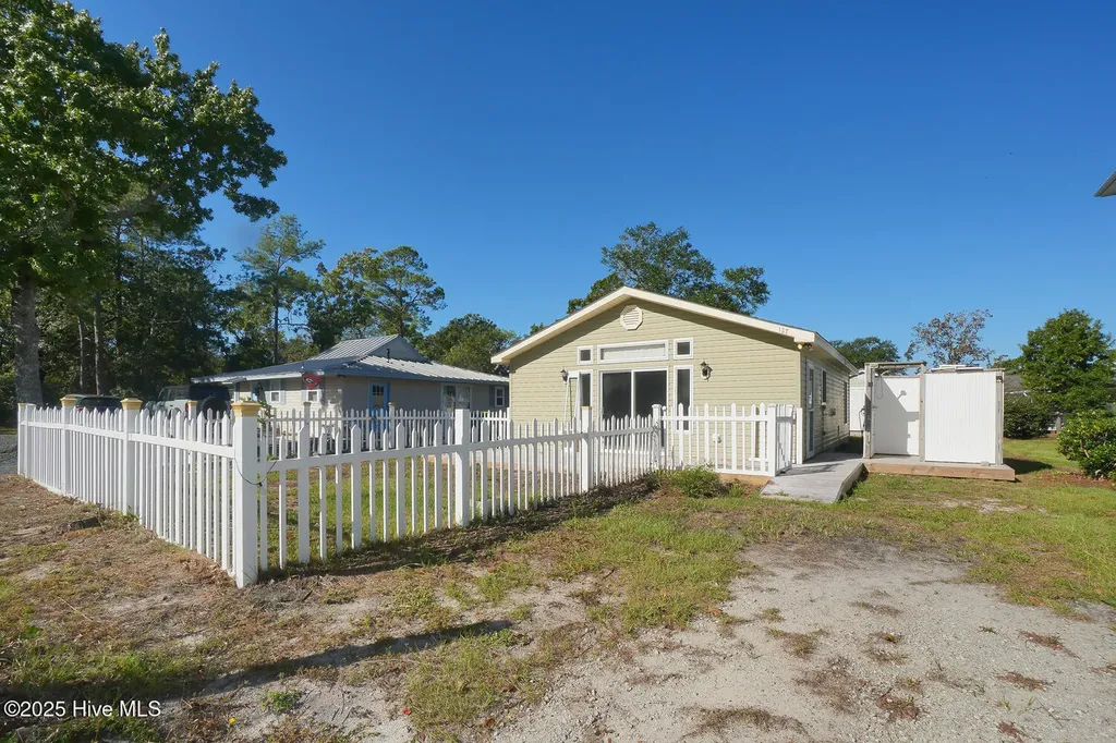 127 NW 10th Street Oak Island NC 28465