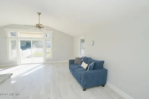 127 NW 10th Street Oak Island NC 28465