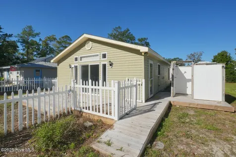 127 NW 10th Street Oak Island NC 28465