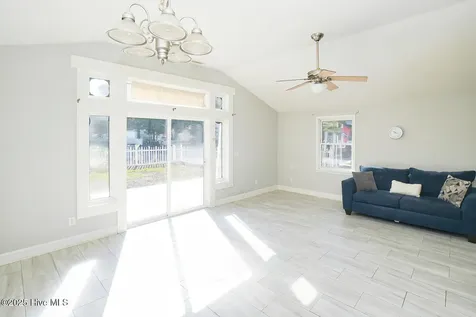 127 NW 10th Street Oak Island NC 28465