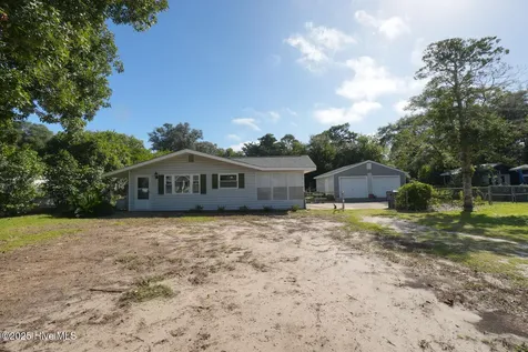 424 Trott Street Oak Island NC 28465