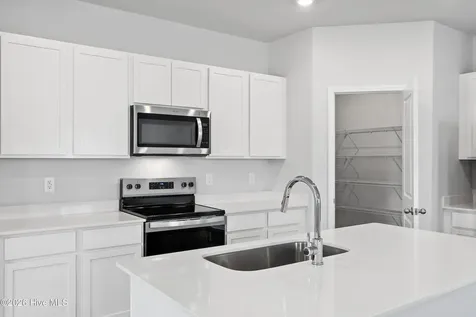 613 S Squires Run Lane Richlands NC 28574